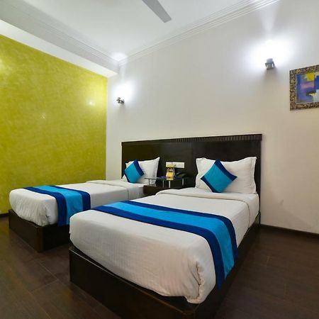 Hotel Mint Casa ニューデリー エクステリア 写真