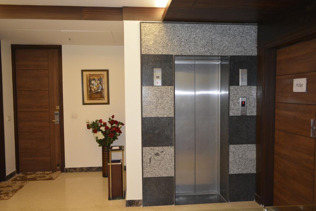 Hotel Mint Casa ニューデリー エクステリア 写真