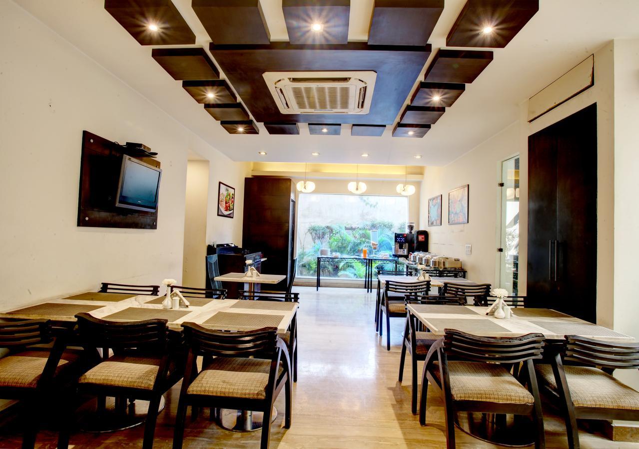 Hotel Mint Casa ニューデリー エクステリア 写真