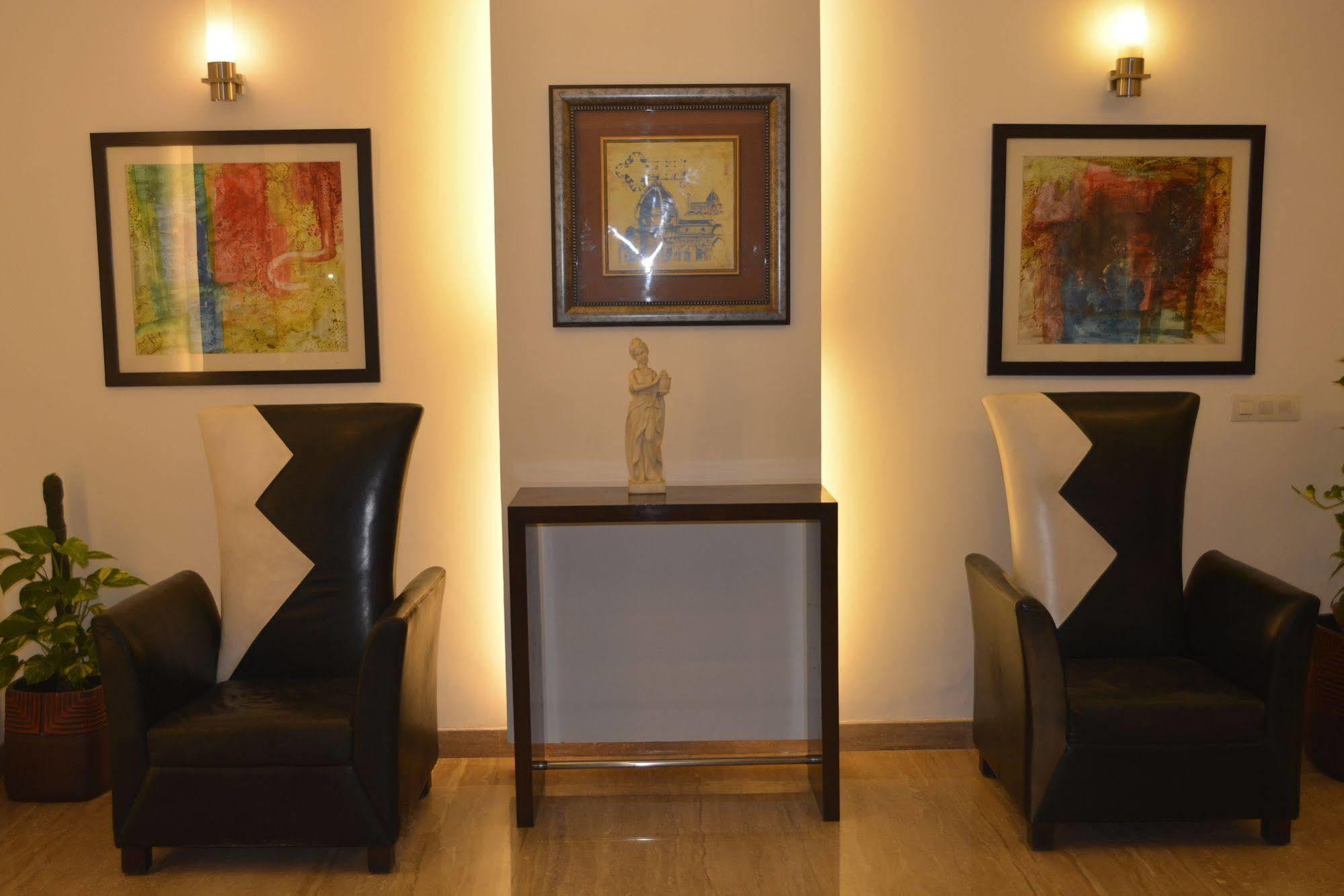 Hotel Mint Casa ニューデリー エクステリア 写真